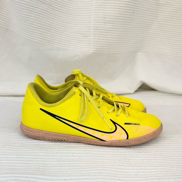 Nike Youth Mercurial Vapor 15 Club IC Soccer Shoes Yellow Strike - Picture 6 of 13